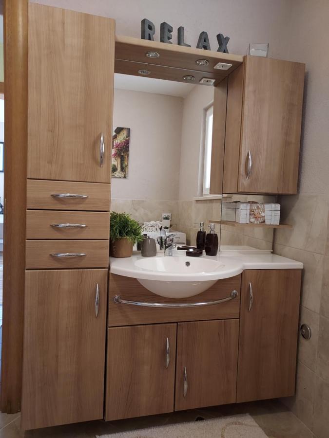 Apartman Ella Peracko Blato Esterno foto