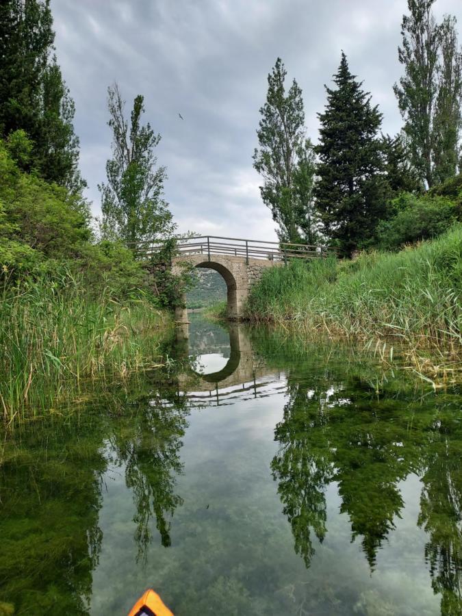Apartman Ella Peracko Blato Esterno foto